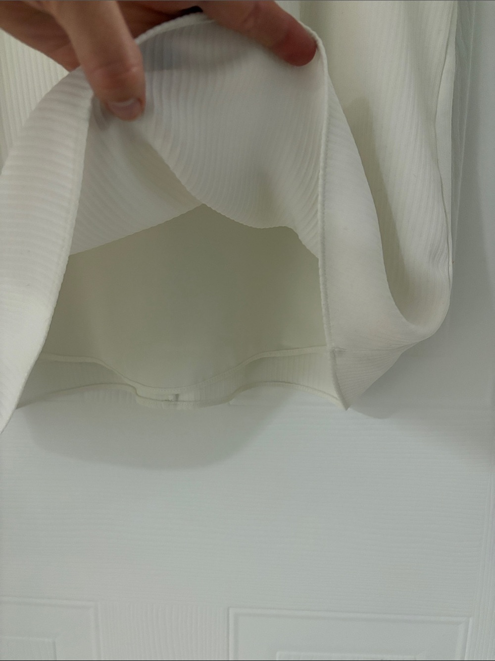 Babaton White Sleeveless Round-Neck Camisole - Picture 4 of 4